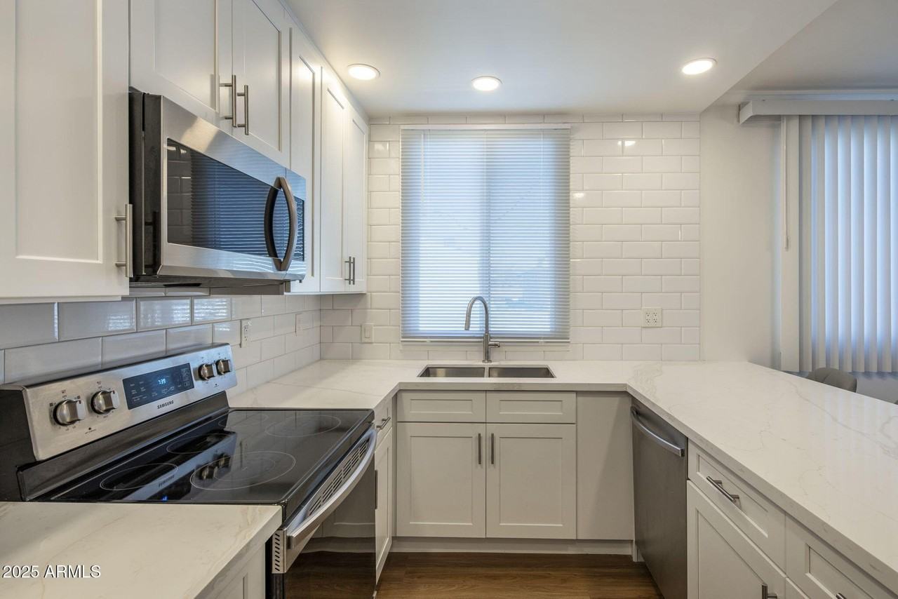 6936 E 3rd St - Photo 2 of 21