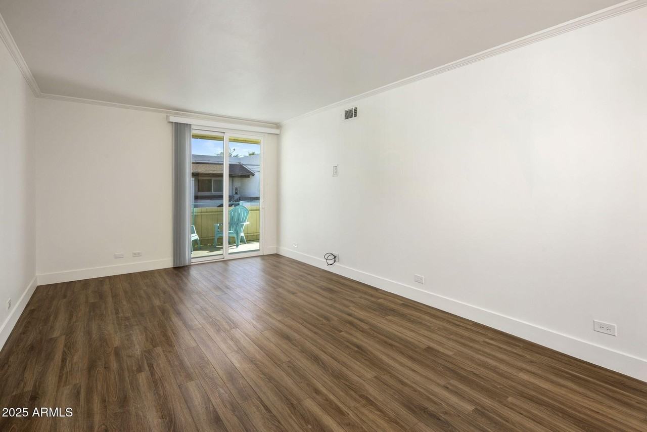 6936 E 3rd St - Photo 5 of 21