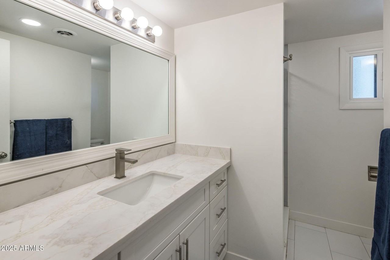 6936 E 3rd St - Photo 6 of 21