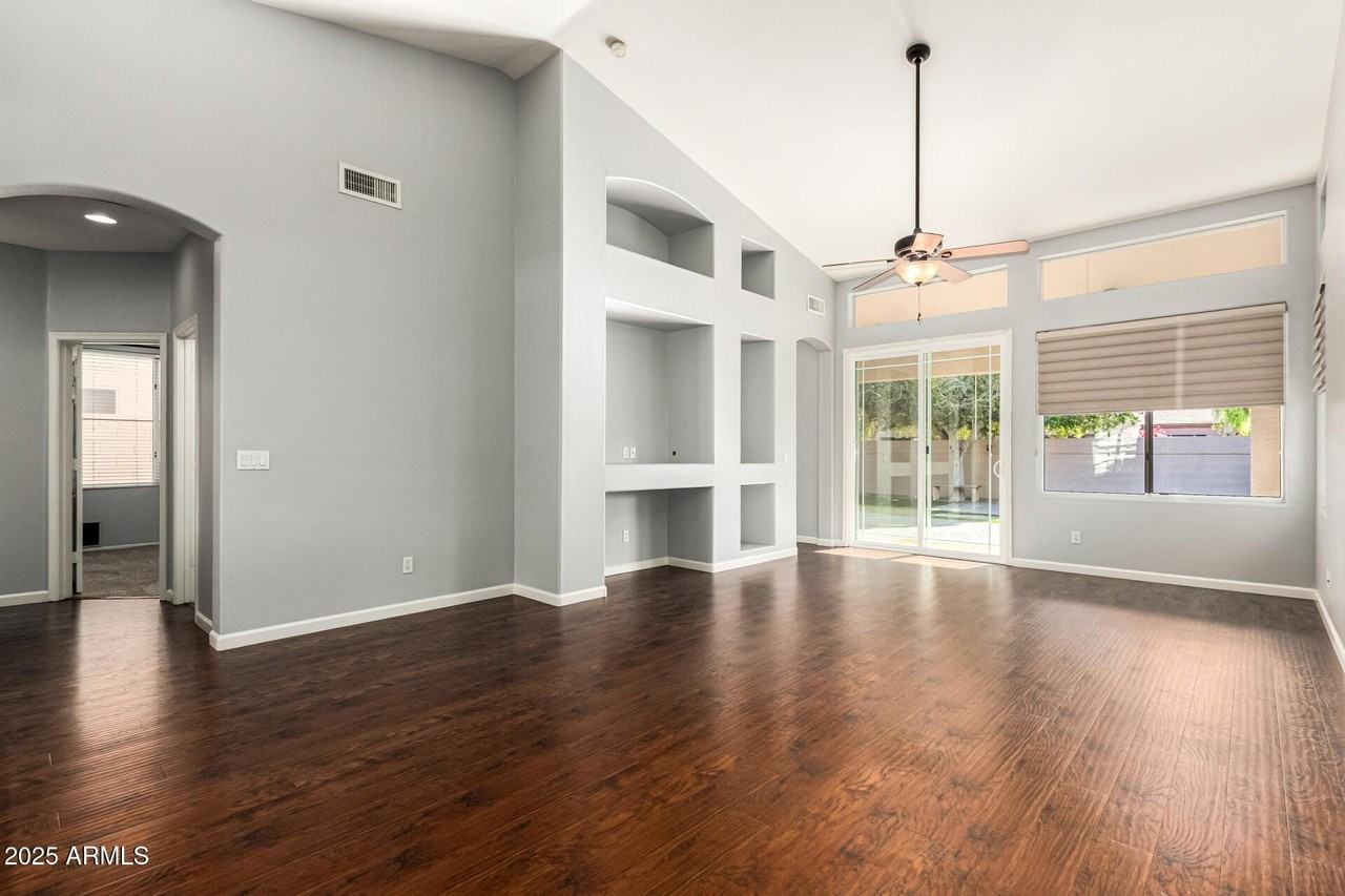 1325 W Musket Way - Photo 4 of 28