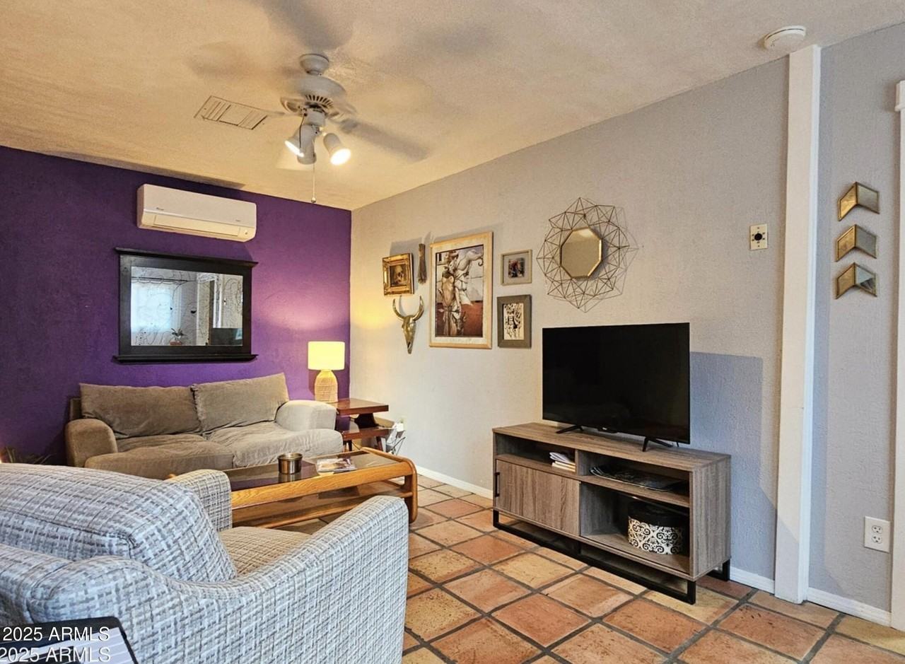 25 Sowles Ave - Photo 3 of 15