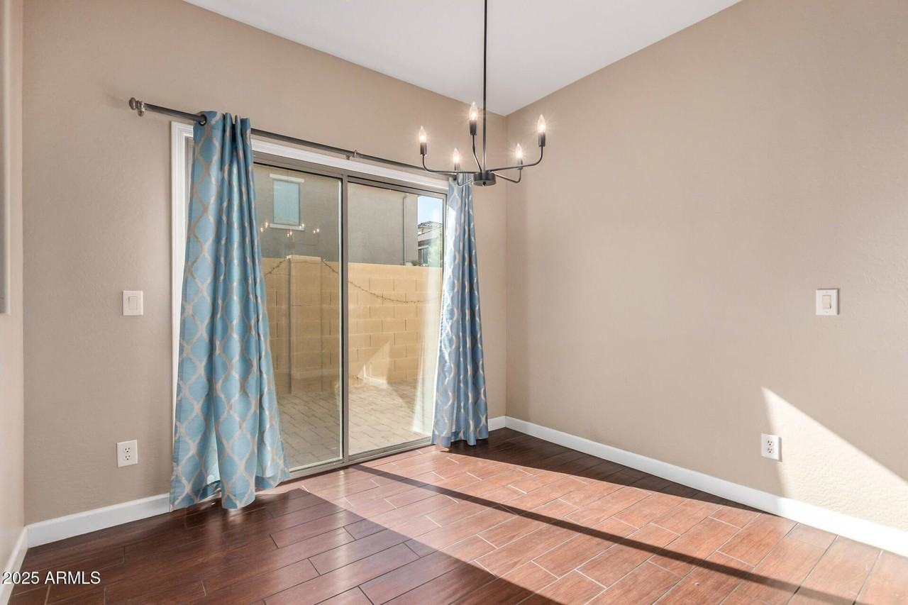 1705 Joseph Way - Photo 5 of 24