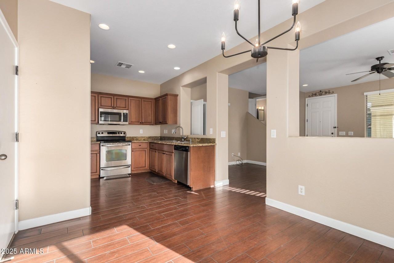 1705 Joseph Way - Photo 6 of 24