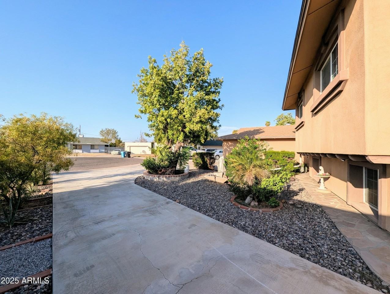 4019 West San Miguel Avenue - Photo 7 of 50