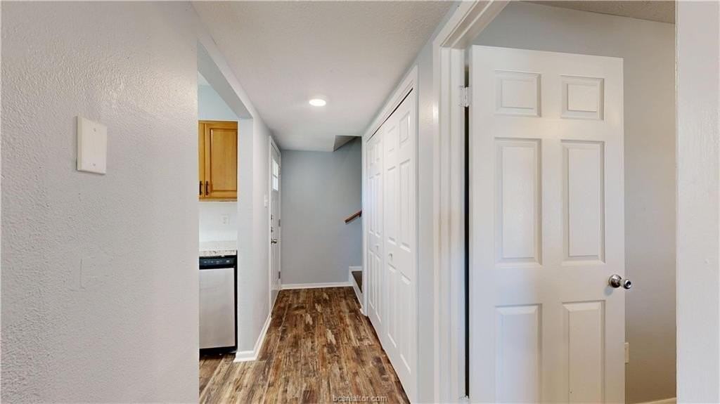 1325 Airline Drive - Photo 5 of 27