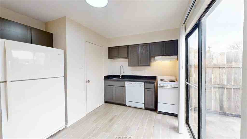 725 Peppertree Drive #25 - Photo 5 of 19