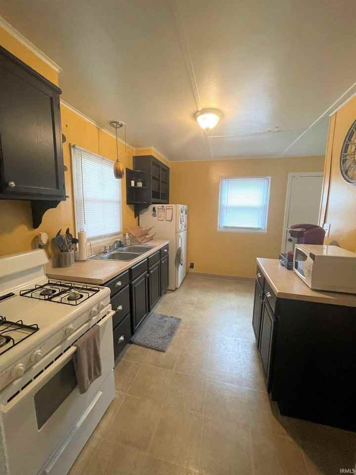 416 S Eastside Dr - Photo 6 of 20