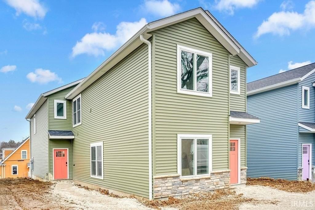 1112 N Woodburn Ave - Photo 4 of 26