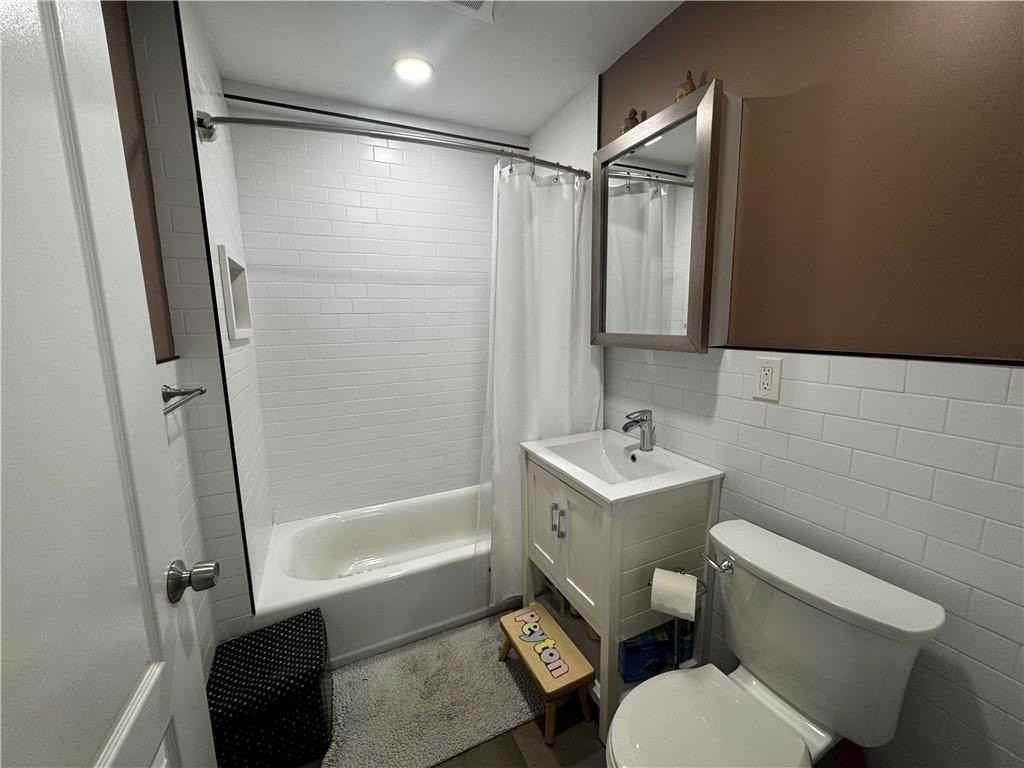 1764 E 19th St #1A - Photo 6 of 13