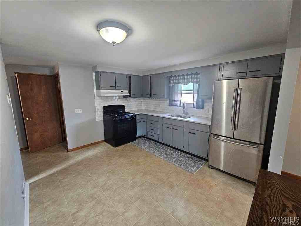 70 Theresa Drive - Photo 4 of 9