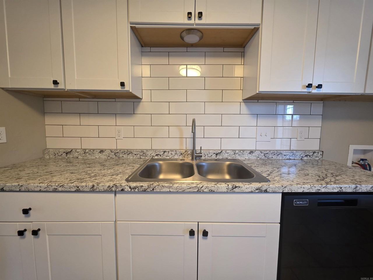 122 N Park St - Photo 7 of 14