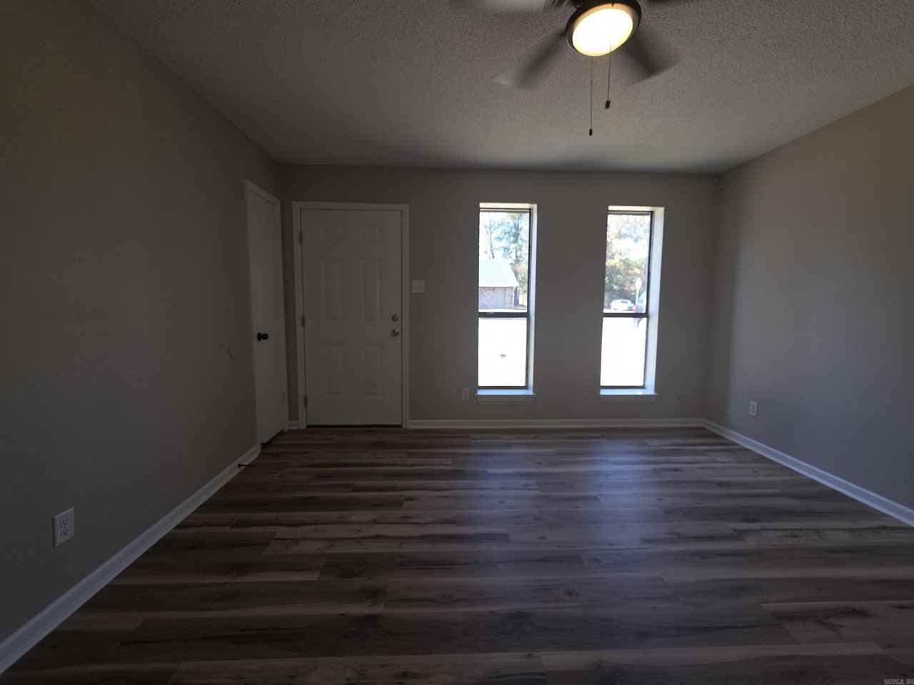 124 North Park Street - Photo 2 of 11