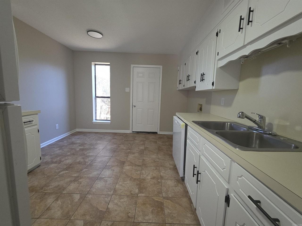 124 North Park Street - Photo 4 of 11