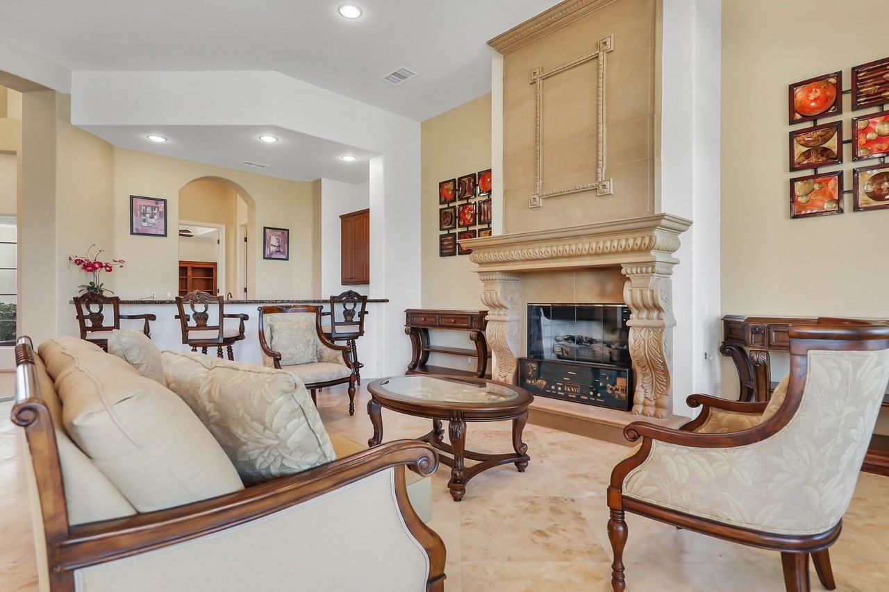 51016 Marbella Court - Photo 6 of 33