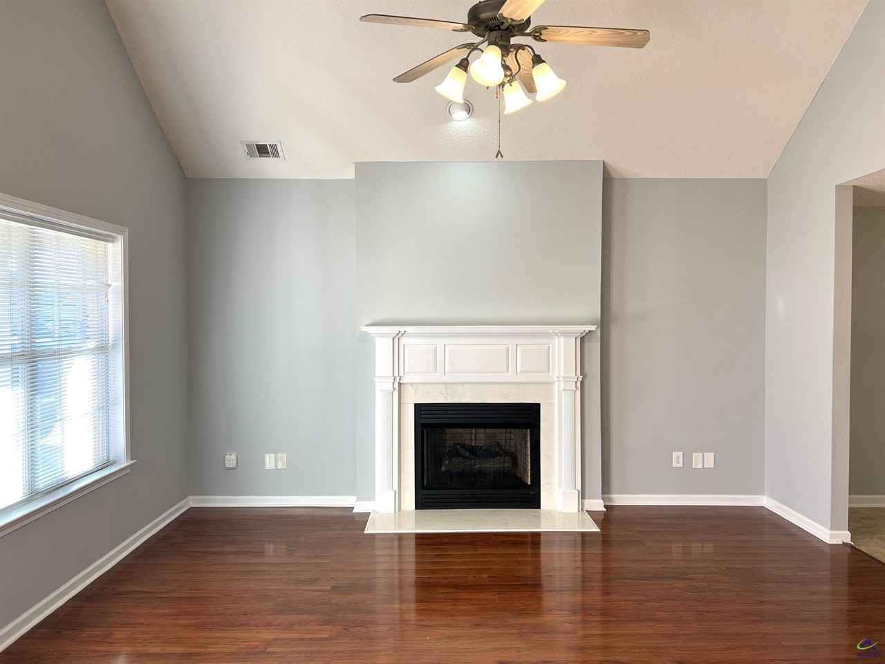 126 Cedarland Drive - Photo 4 of 33