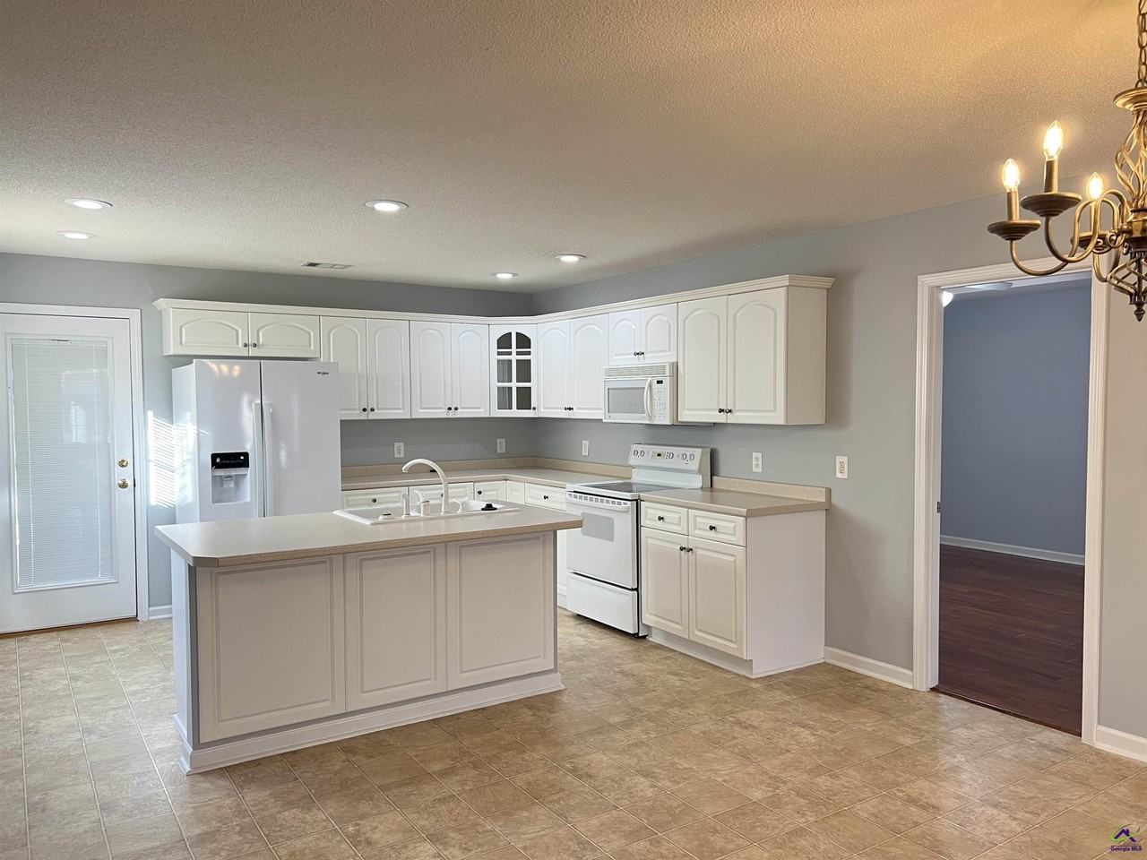 126 Cedarland Drive - Photo 6 of 33