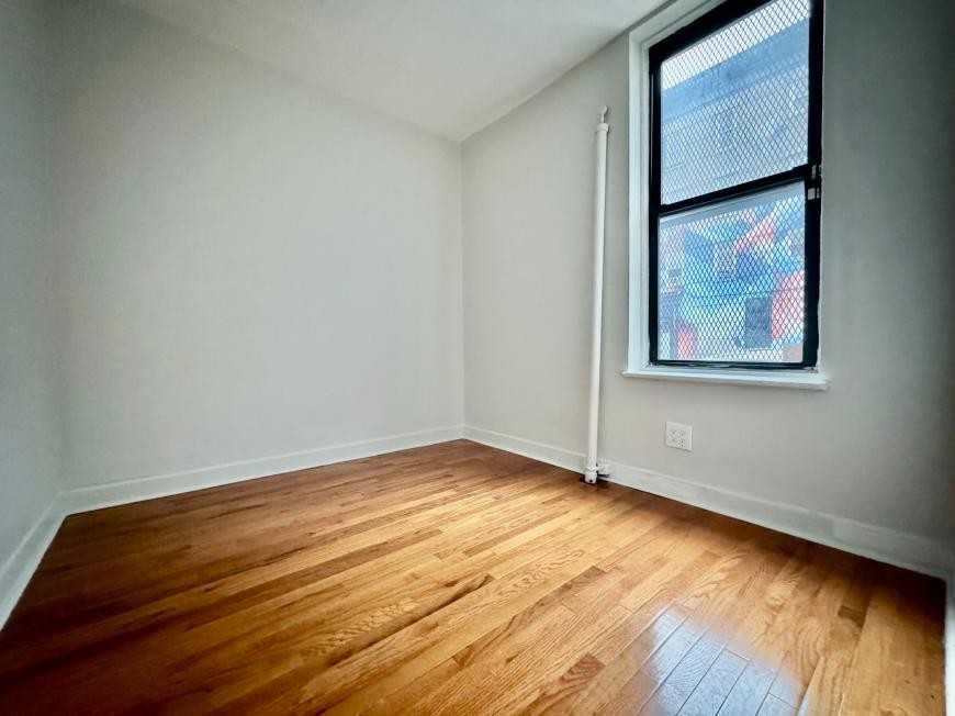 2476 Arthur Ave - Photo 4 of 5