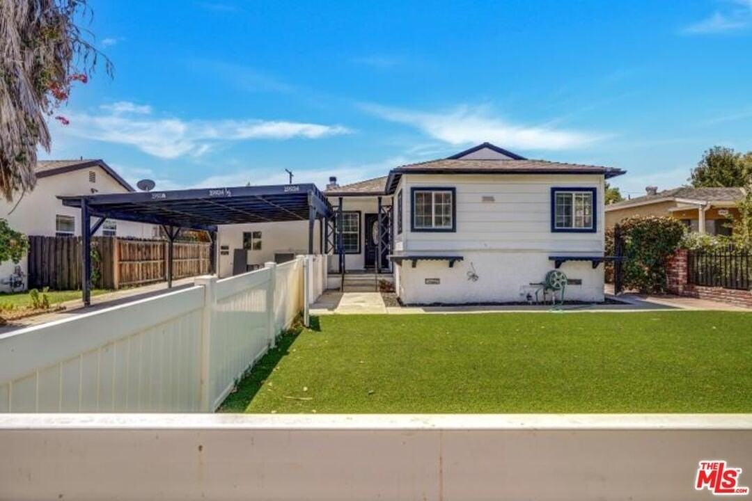 19924 Welby Way - Photo 2 of 30