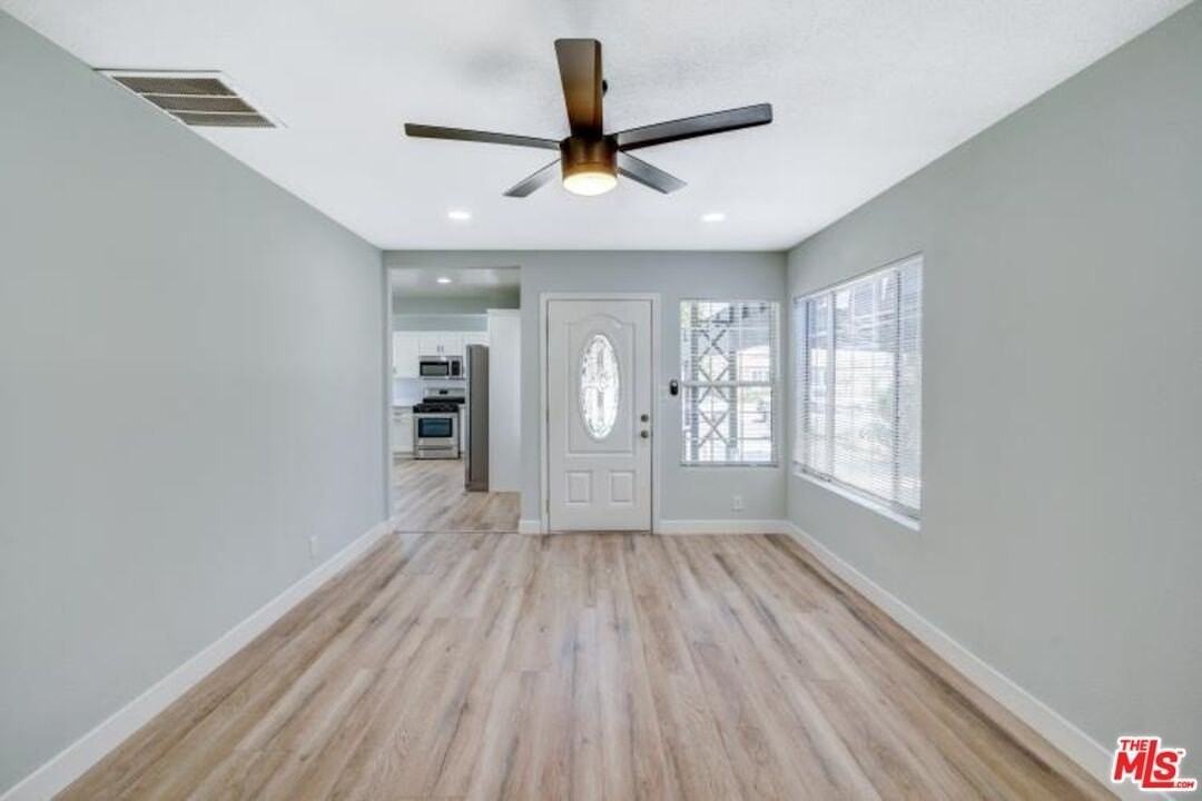 19924 Welby Way - Photo 4 of 30