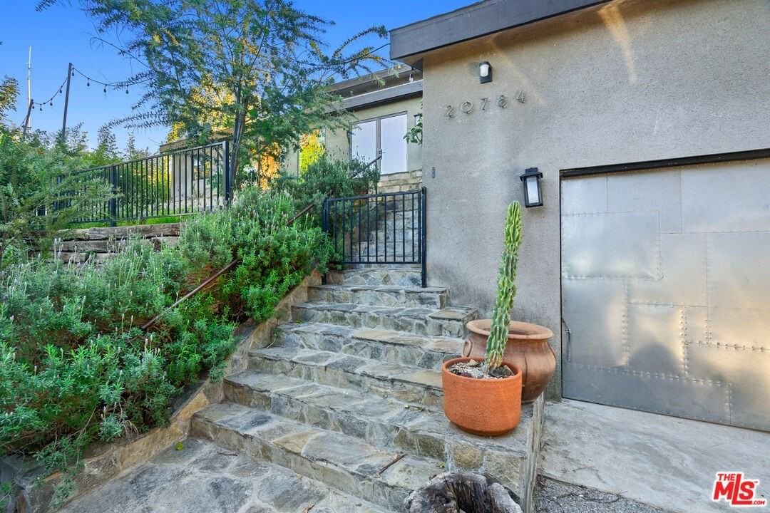 20784 Medley Lane - Photo 4 of 34