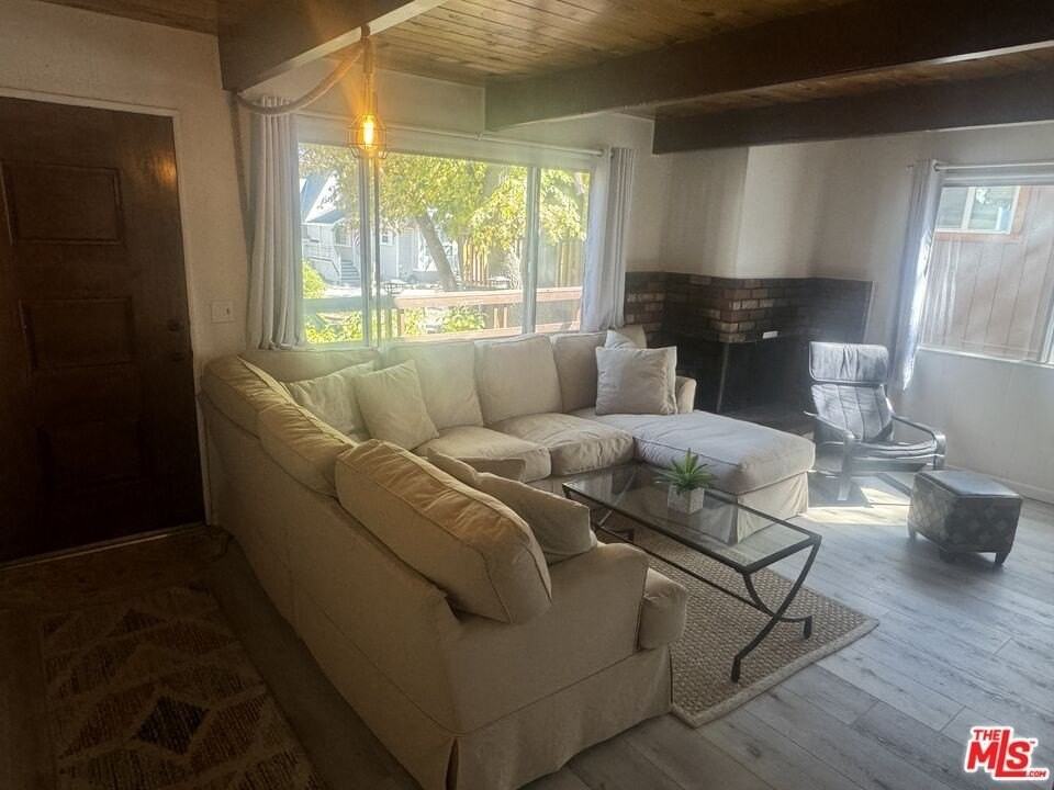 672 Holmes Lane - Photo 3 of 17