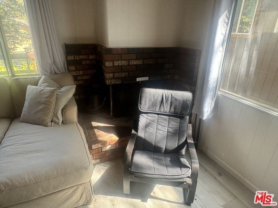 672 Holmes Lane - Photo 4 of 17