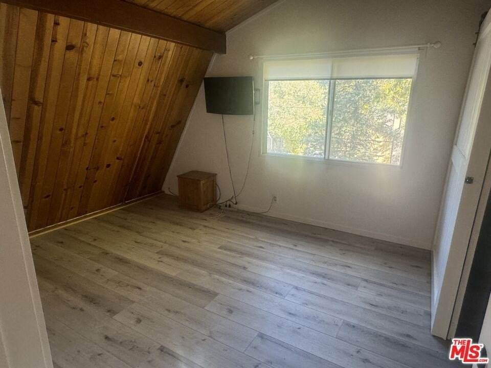 672 Holmes Lane - Photo 6 of 17