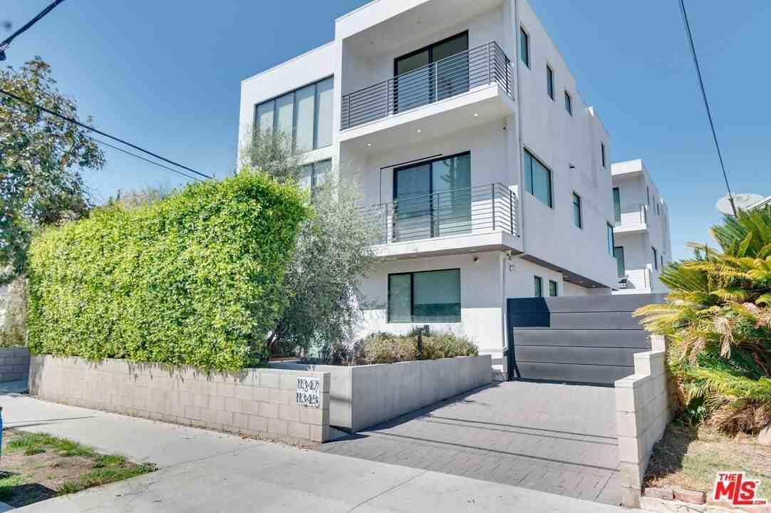 11347 Mississippi Avenue