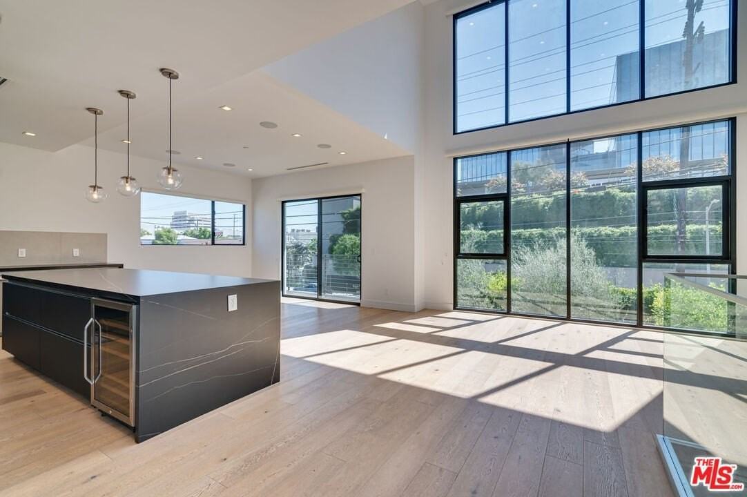 11347 Mississippi Avenue - Photo 2 of 38