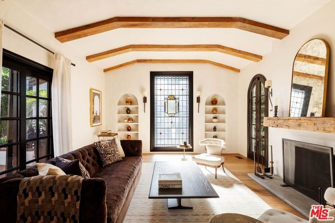 6677 Maryland Drive - Photo 3 of 27