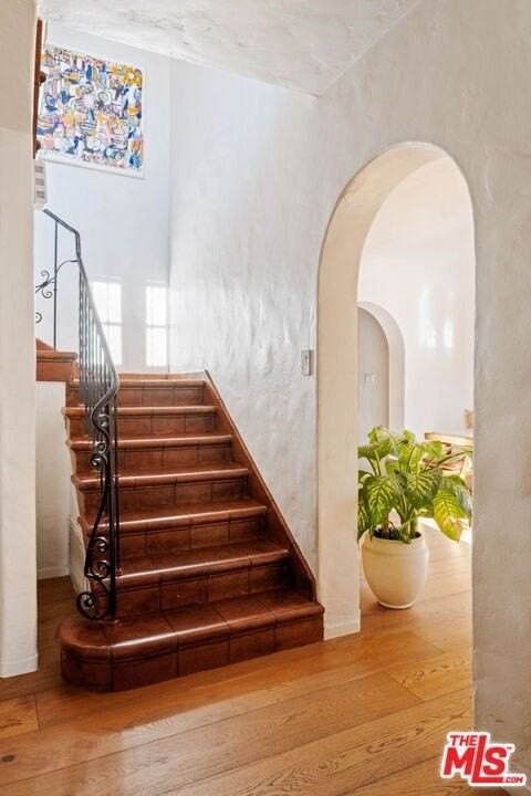 6677 Maryland Drive - Photo 6 of 27