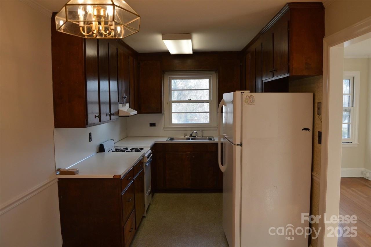 801 Wood Street - Photo 5 of 11