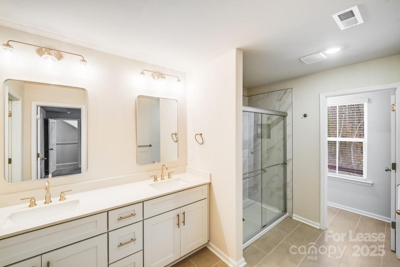 2019 Sadler Woods Lane - Photo 5 of 31