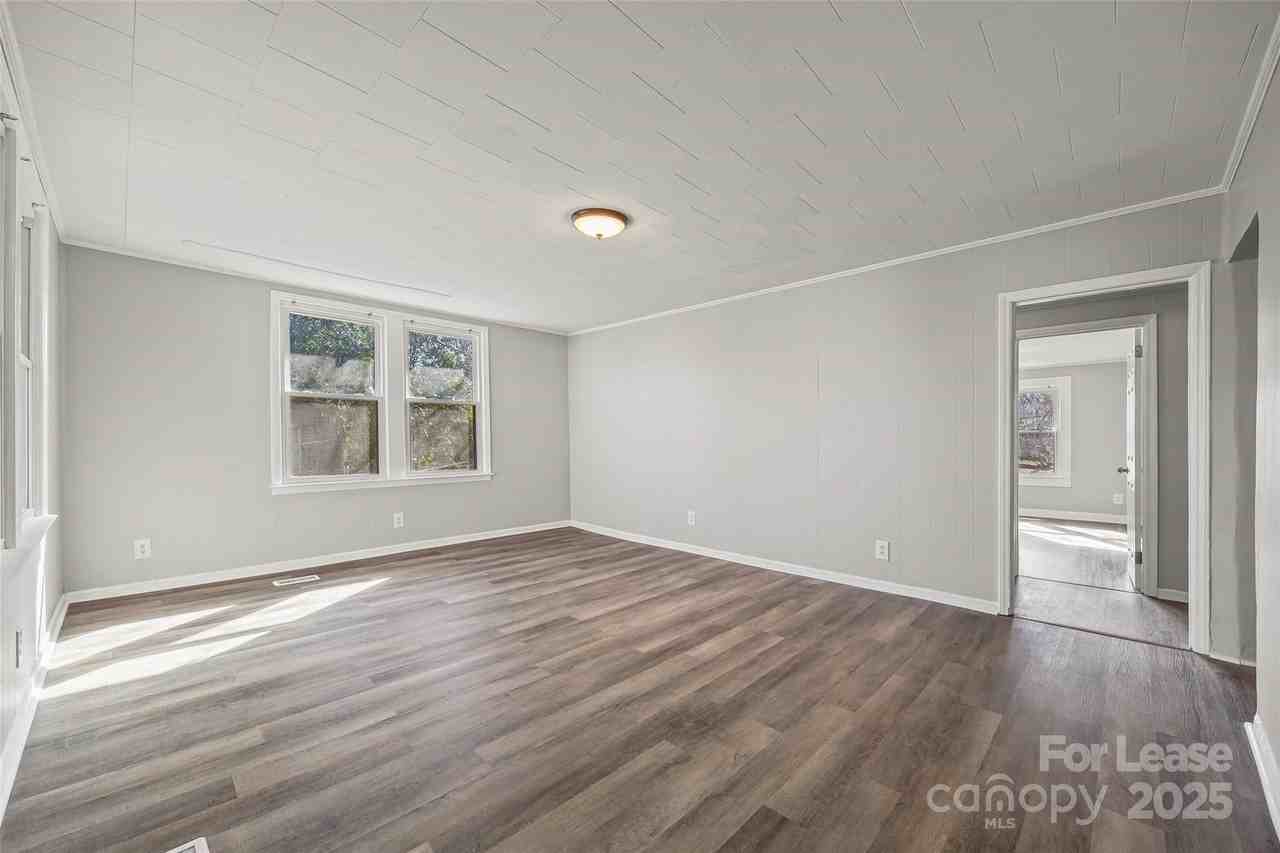 1127 West 5th Avenue - Photo 4 of 25