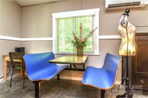 featured image of 543 College Street