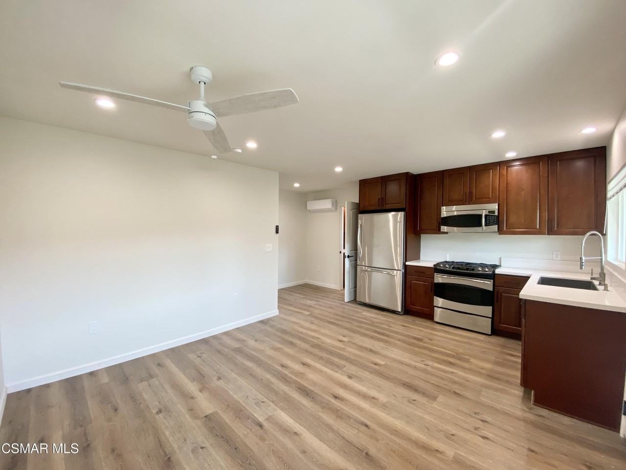 423 Saratoga Street #B - Photo 7 of 20