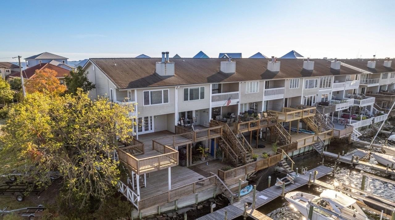 202 Snug Harbour Dr Unit 202 #202 - Photo 5 of 50