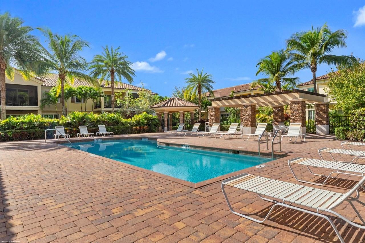 170 Sword Fern Place - Photo 5 of 41