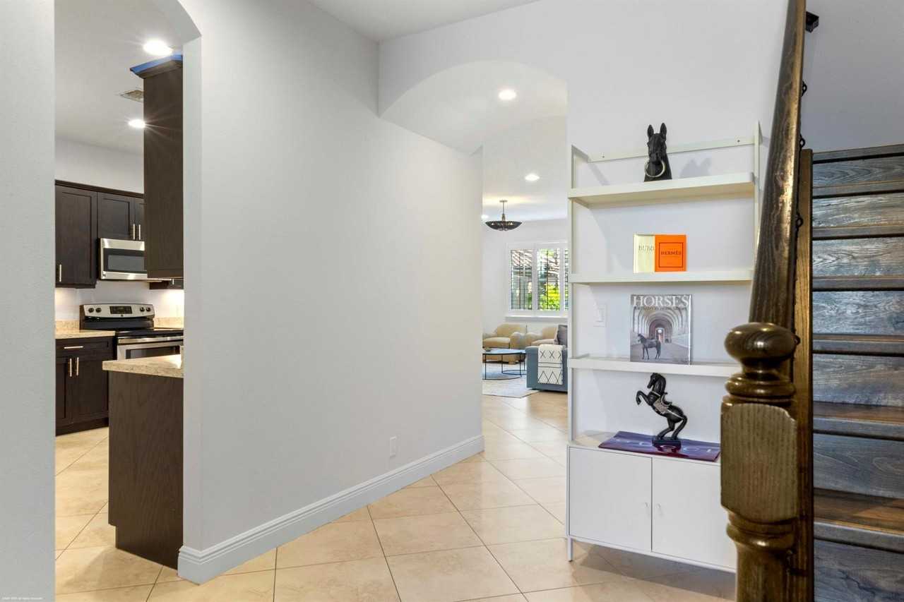 170 Sword Fern Place - Photo 6 of 41