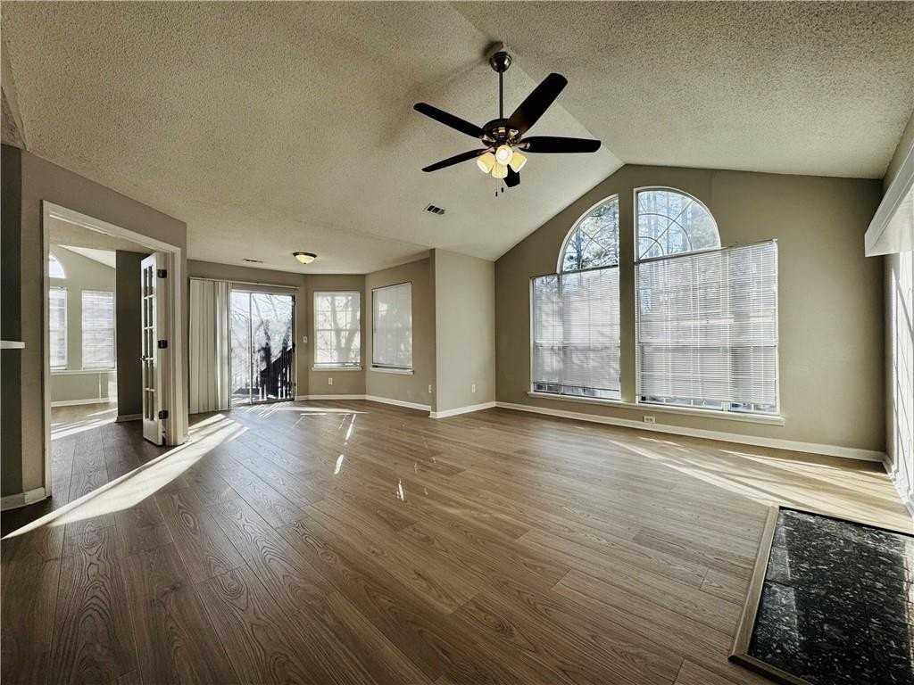 1107 Sandy Lane Drive - Photo 2 of 31