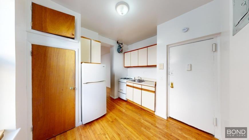 324 East 91st Street - Photo 2 of 4