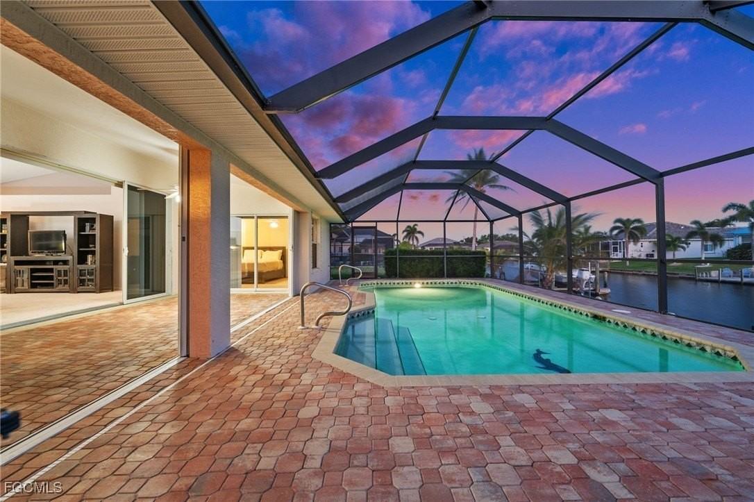 210 Southwest 37th Terrace - Photo 3 of 39