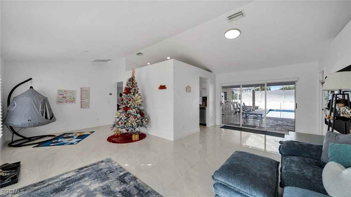 3730 Southeast 4th Avenue - Photo 6 of 46