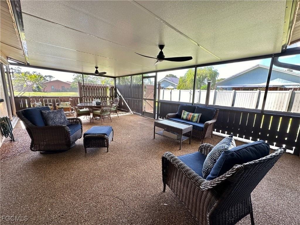 15427 Crystal Lake Dr - Photo 4 of 44