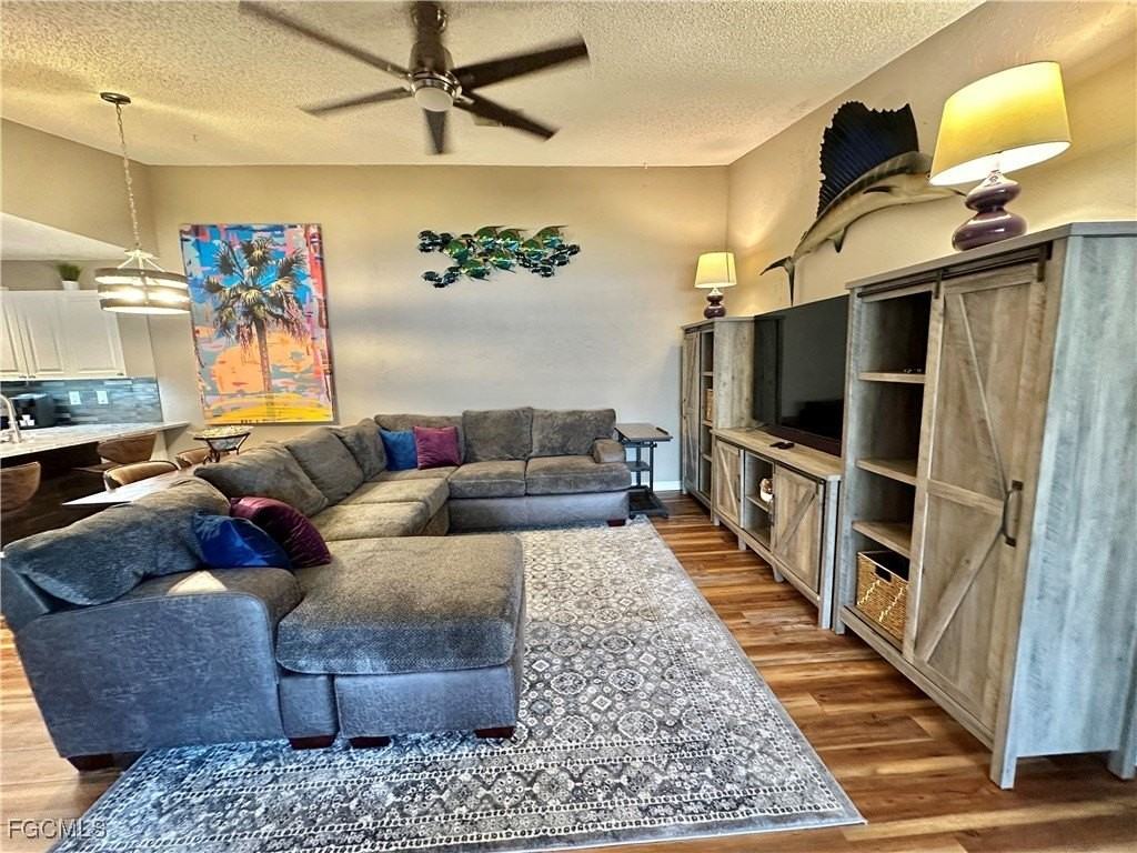 15427 Crystal Lake Dr - Photo 2 of 44