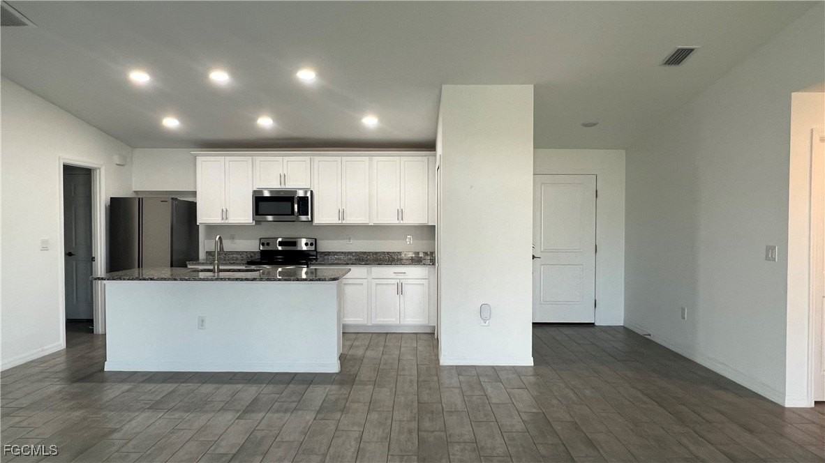 213 Northwest 9th Street - Photo 7 of 29