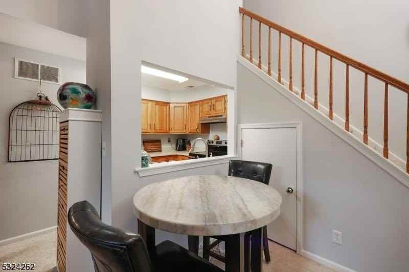 28 Spruce Ct - Photo 6 of 12