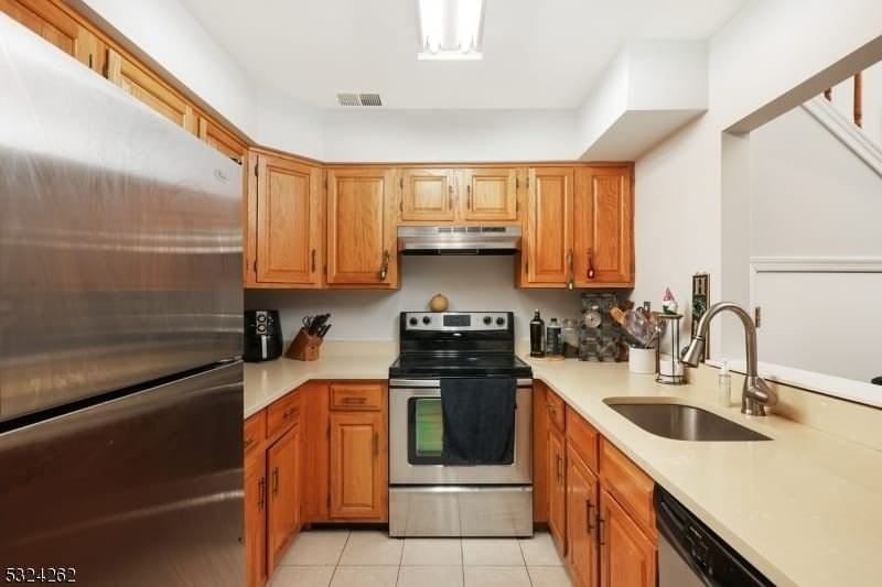 28 Spruce Ct - Photo 7 of 12