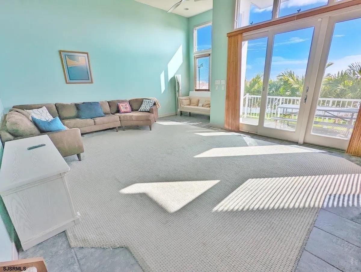 4501 Boardwalk #B - Photo 3 of 24