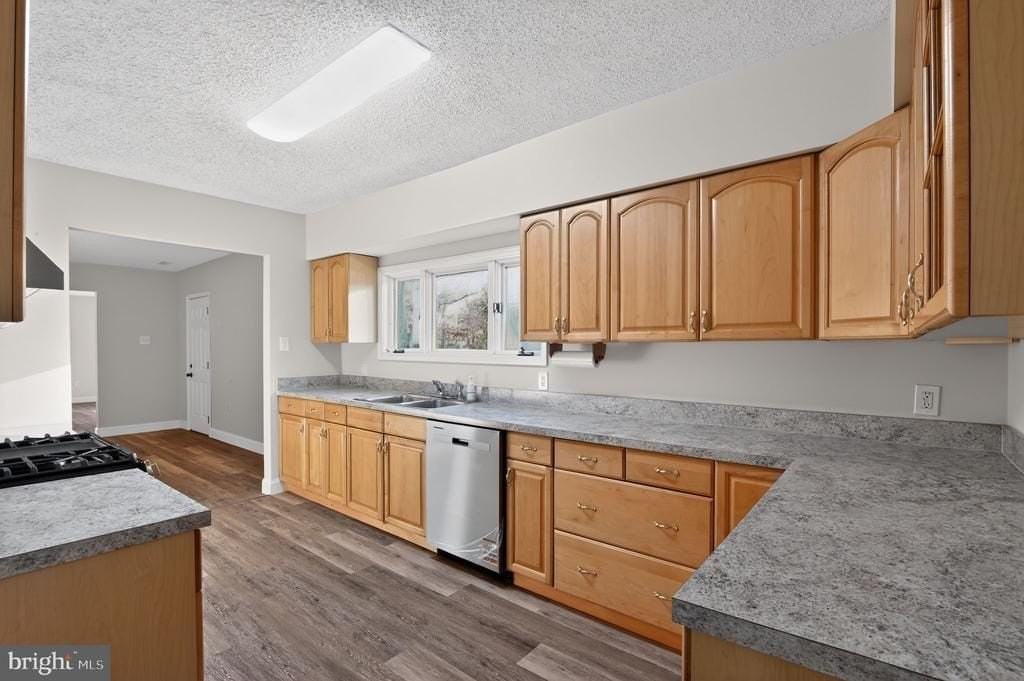 32 Rosewood Rd - Photo 3 of 15